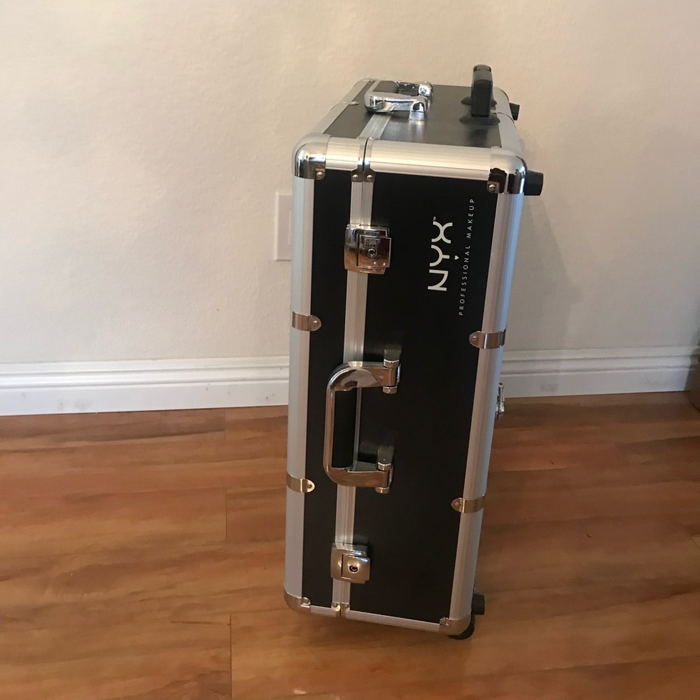 Profesional makeup travel kit